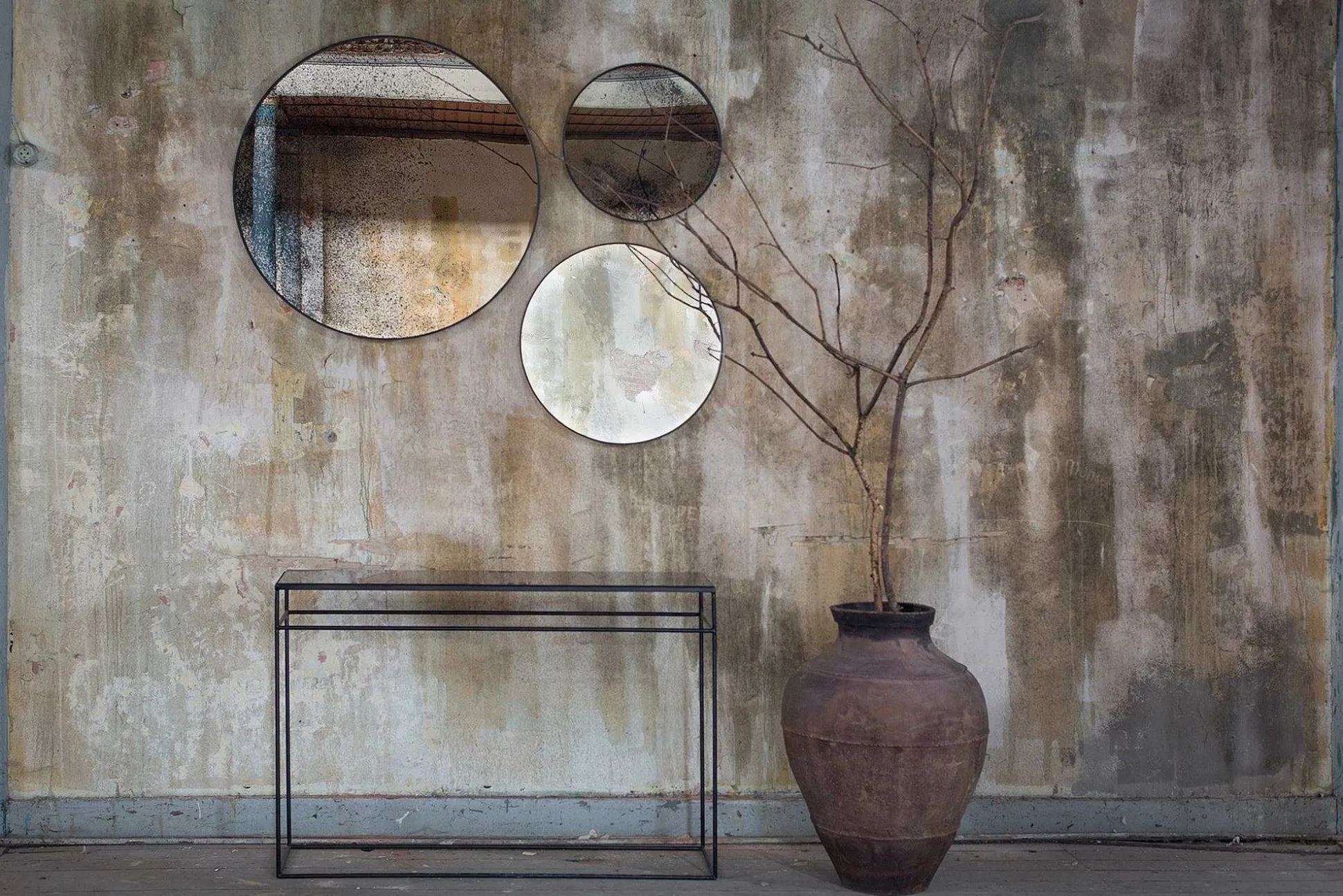 Aged Console, Bronze