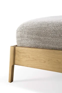 Air Solid Oak Bed, Queen