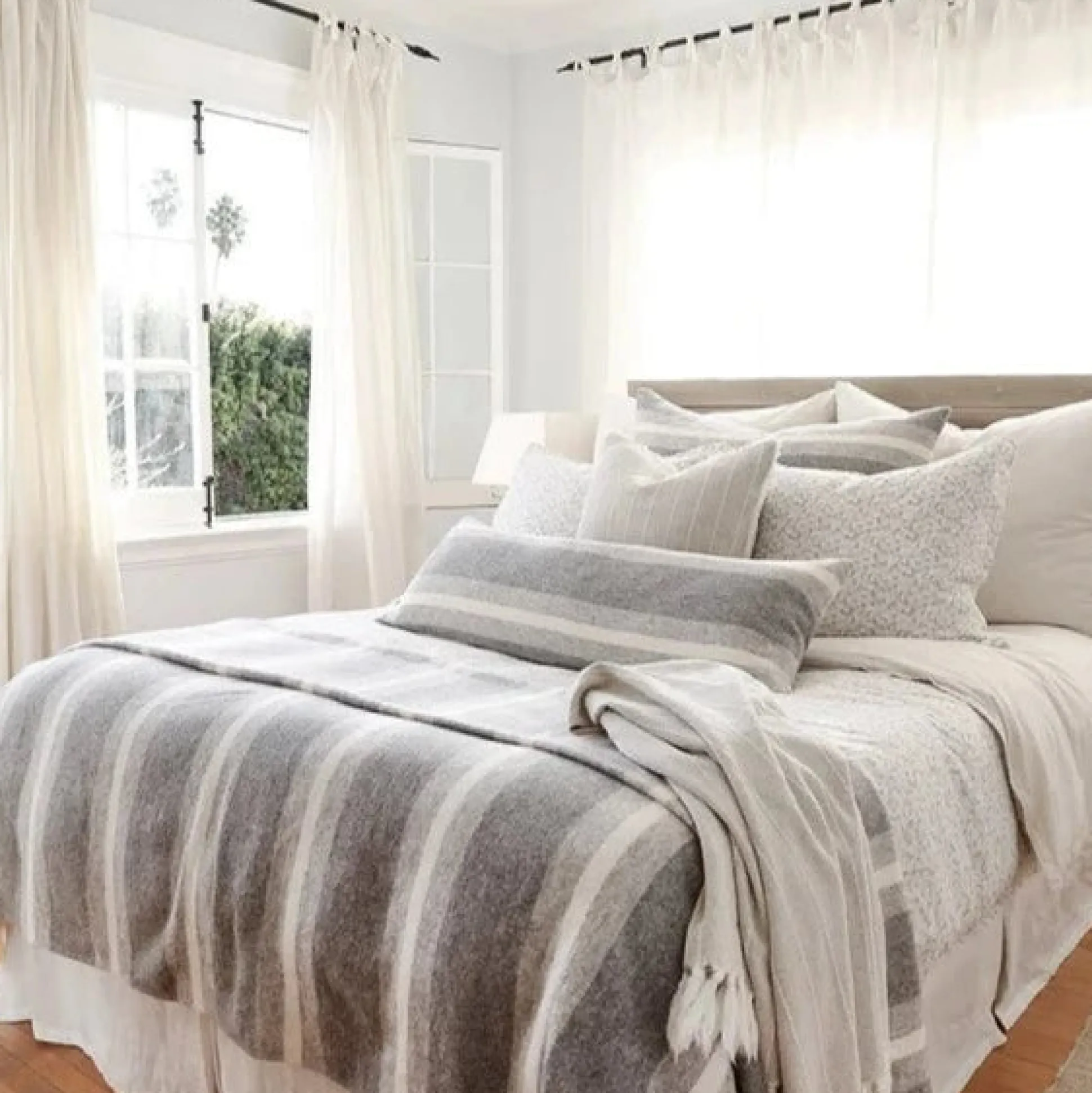Alpine Throw, Grey and Ivory^Be Home Hot