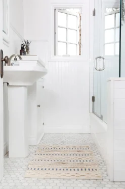 Avery Rug 2' x 3', Ivory & Indigo^Be Home Shop