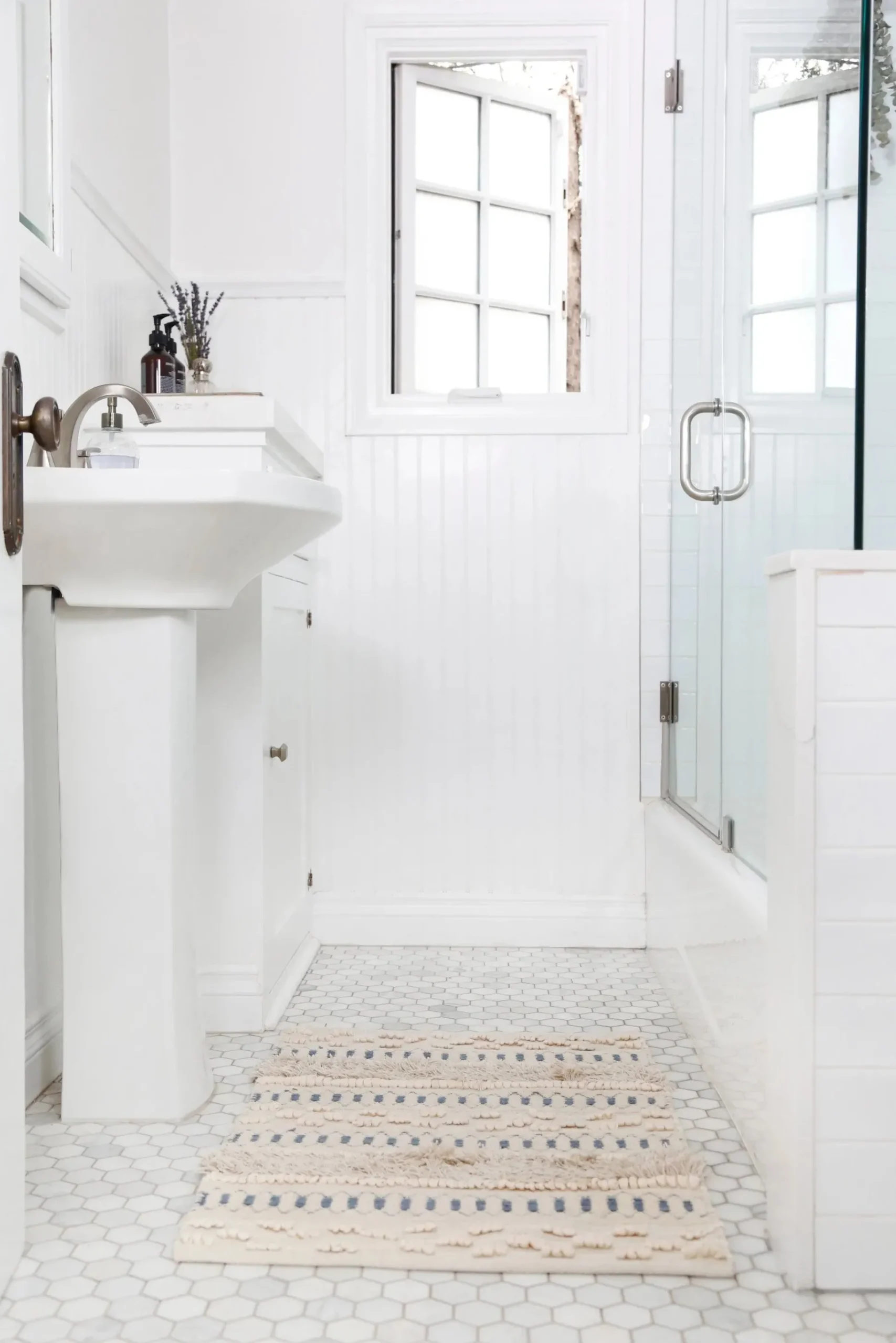 Avery Rug 2' x 3', Ivory & Indigo^Be Home Shop