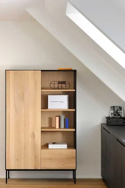 Blackbird Solid Oak Cabinet