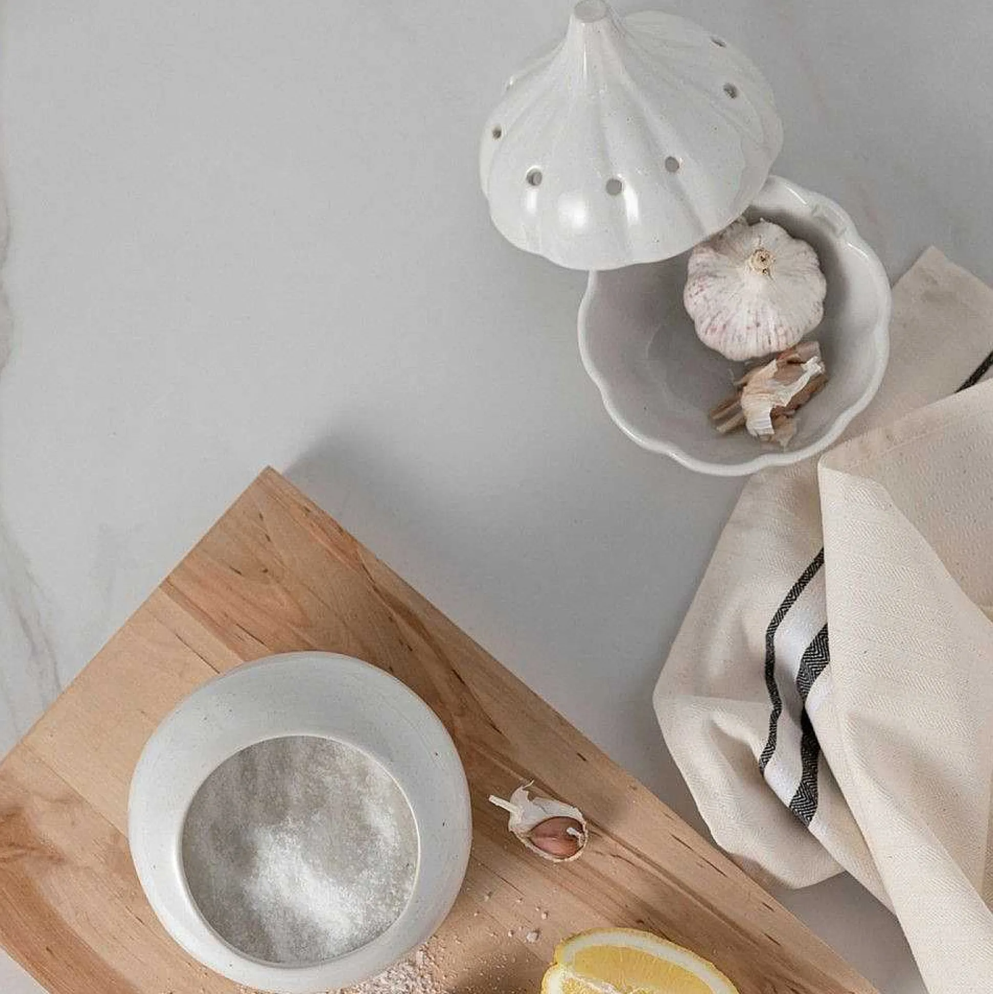 Fattoria Garlic Canister, White