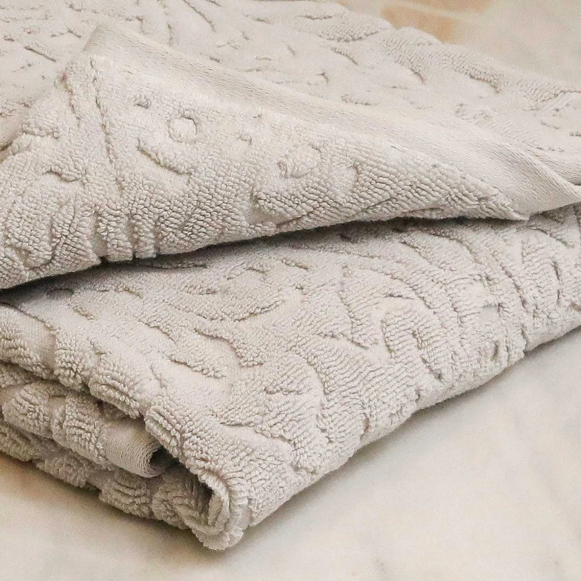 Firenze Hand Towel, Platinum