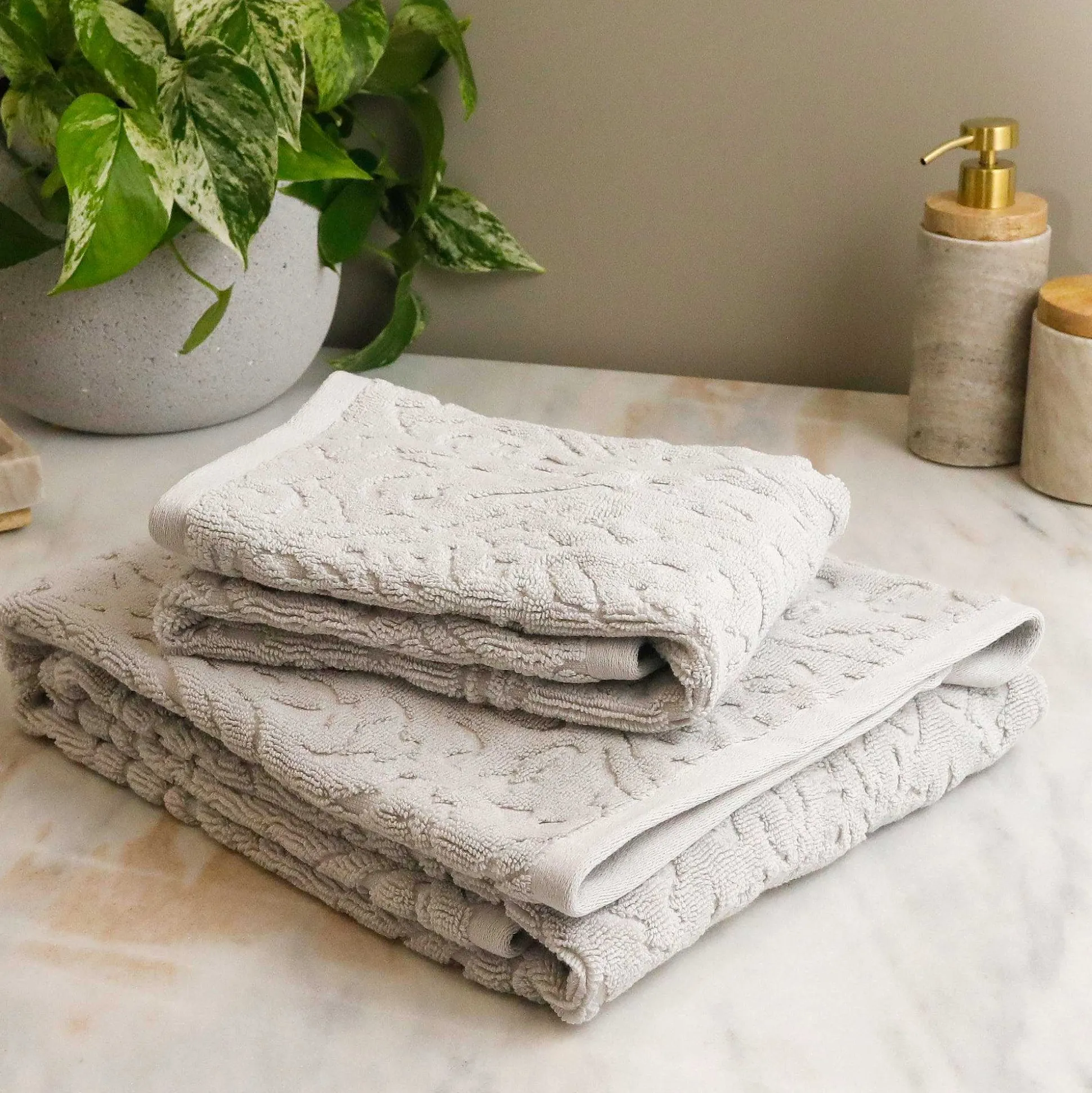 Firenze Hand Towel, Platinum