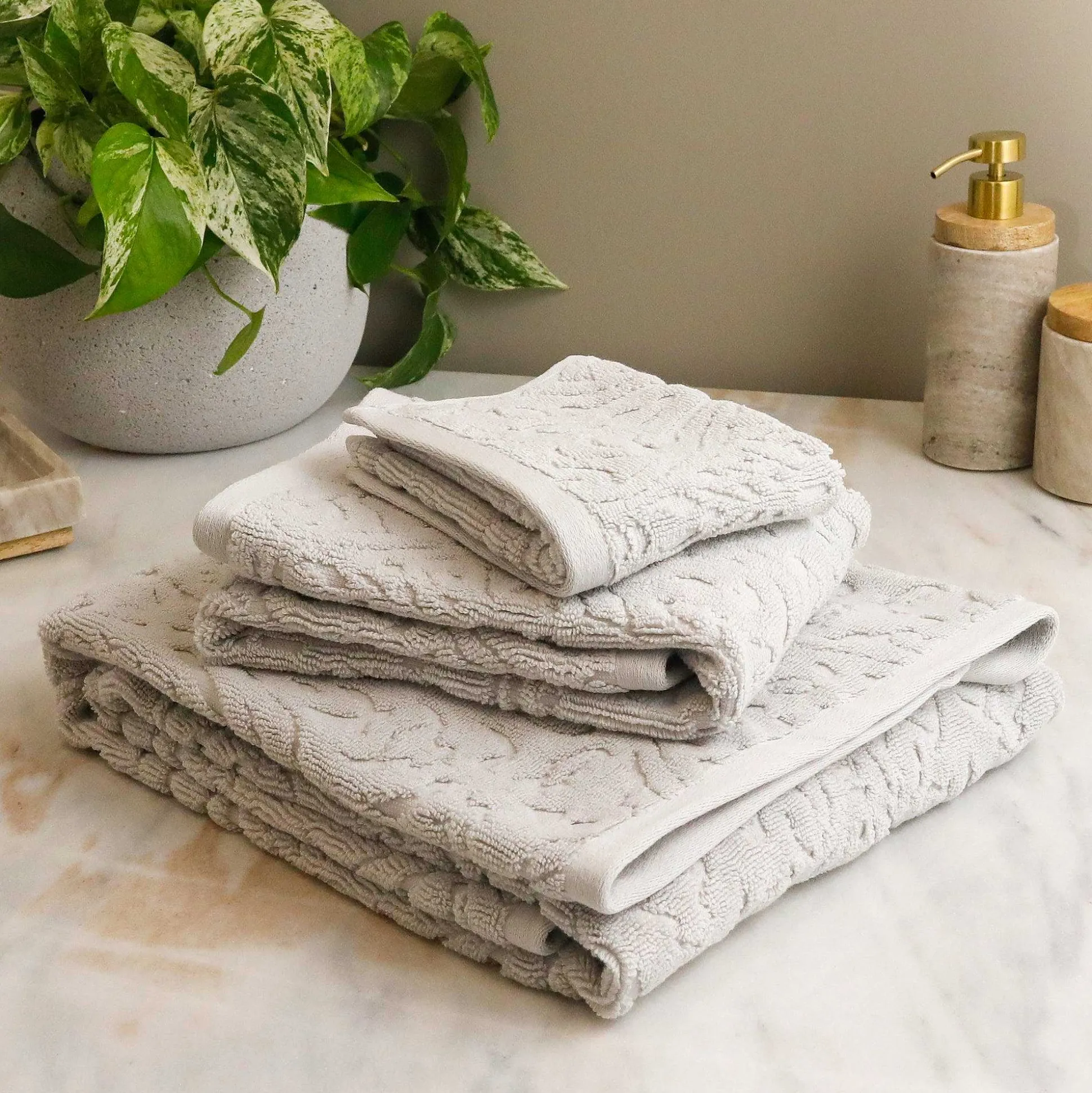 Firenze Hand Towel, Platinum