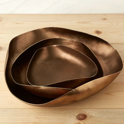 Galina Dish, Medium