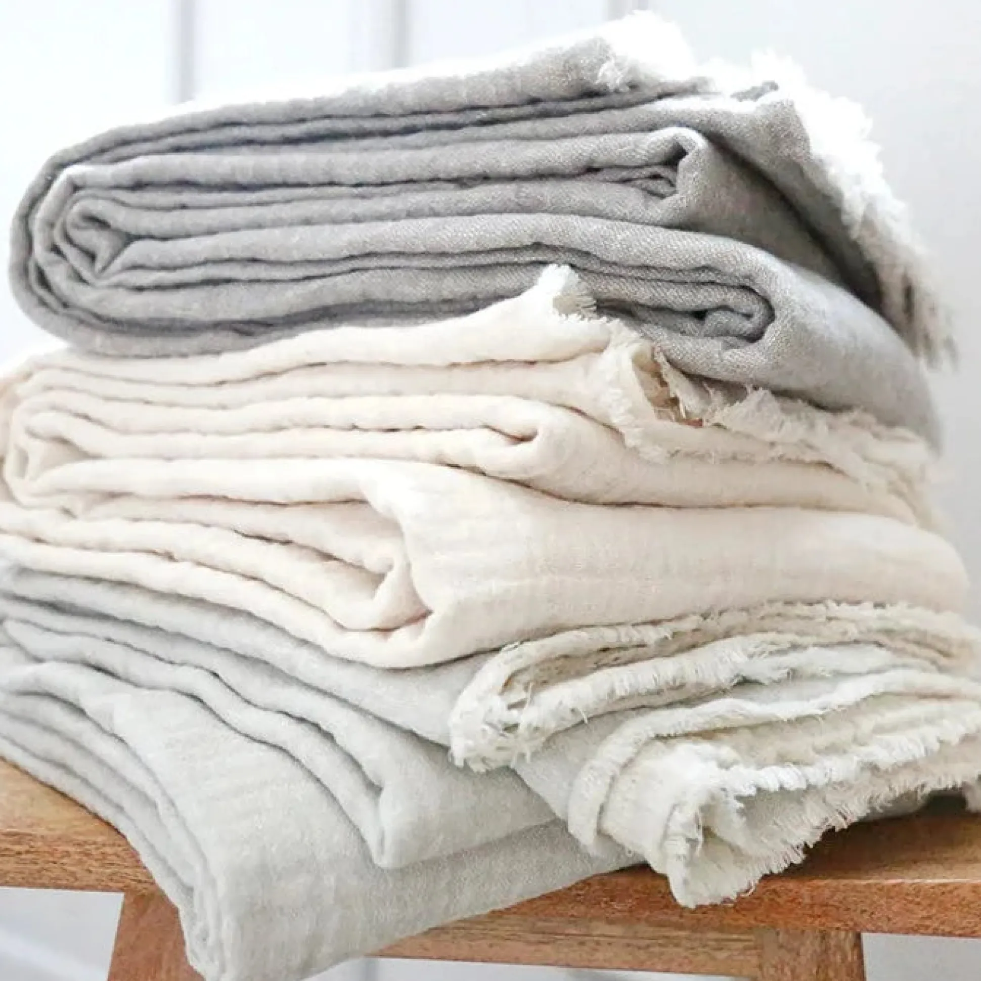 Hermosa Oversized Throw, Light Grey & Cream^Be Home Shop