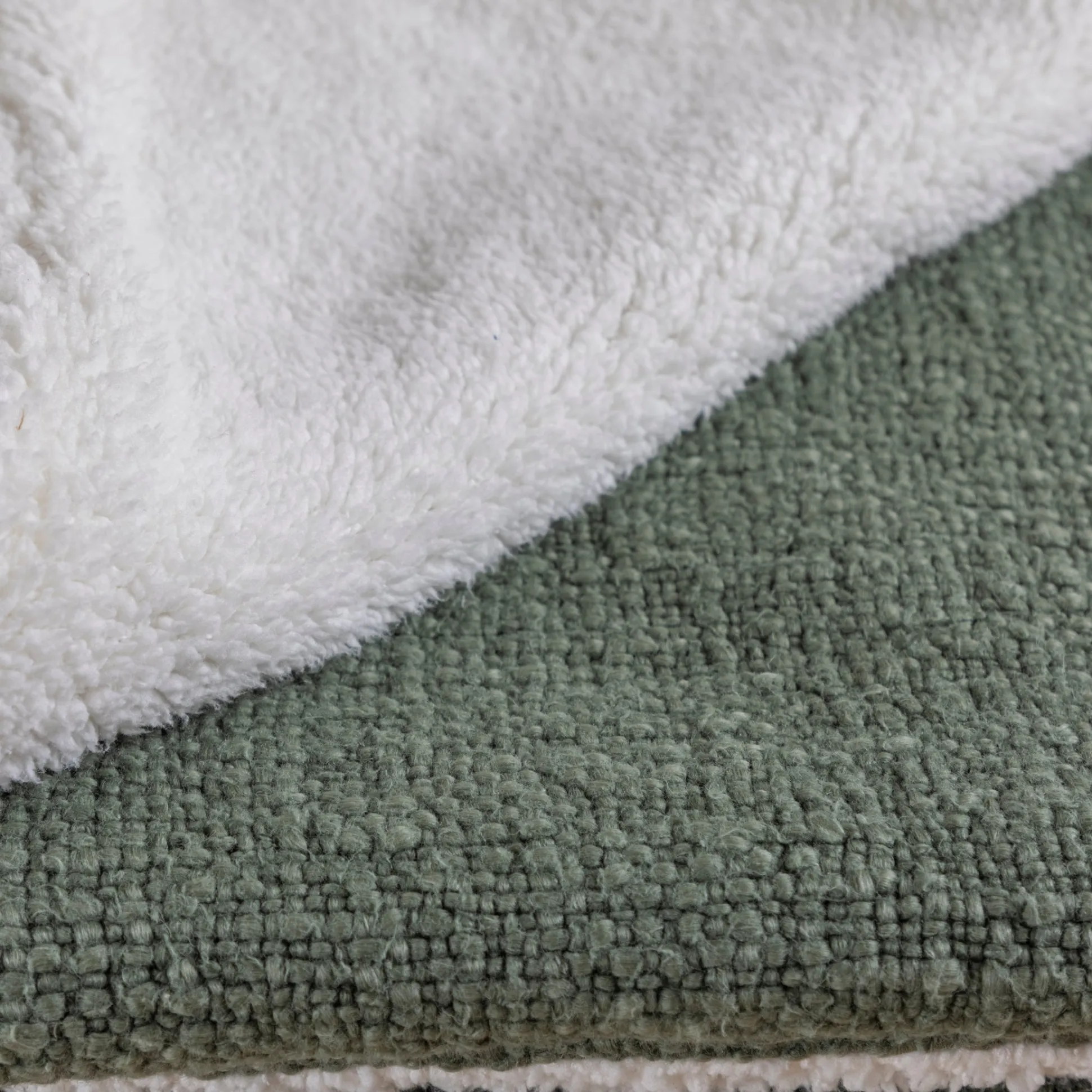 Humboldt Throw, Moss^Be Home Clearance