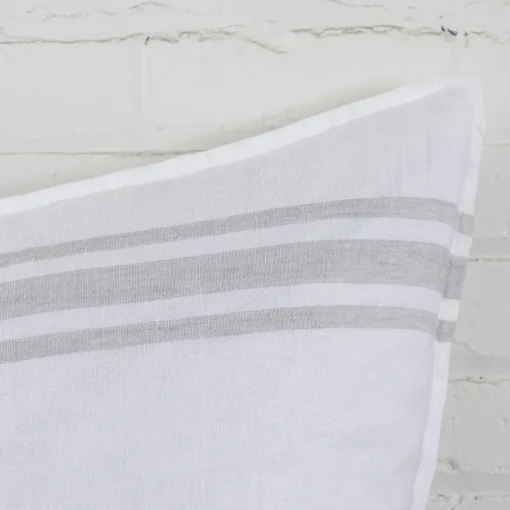 Jackson Big Pillow, White & Ocean^Be Home Hot