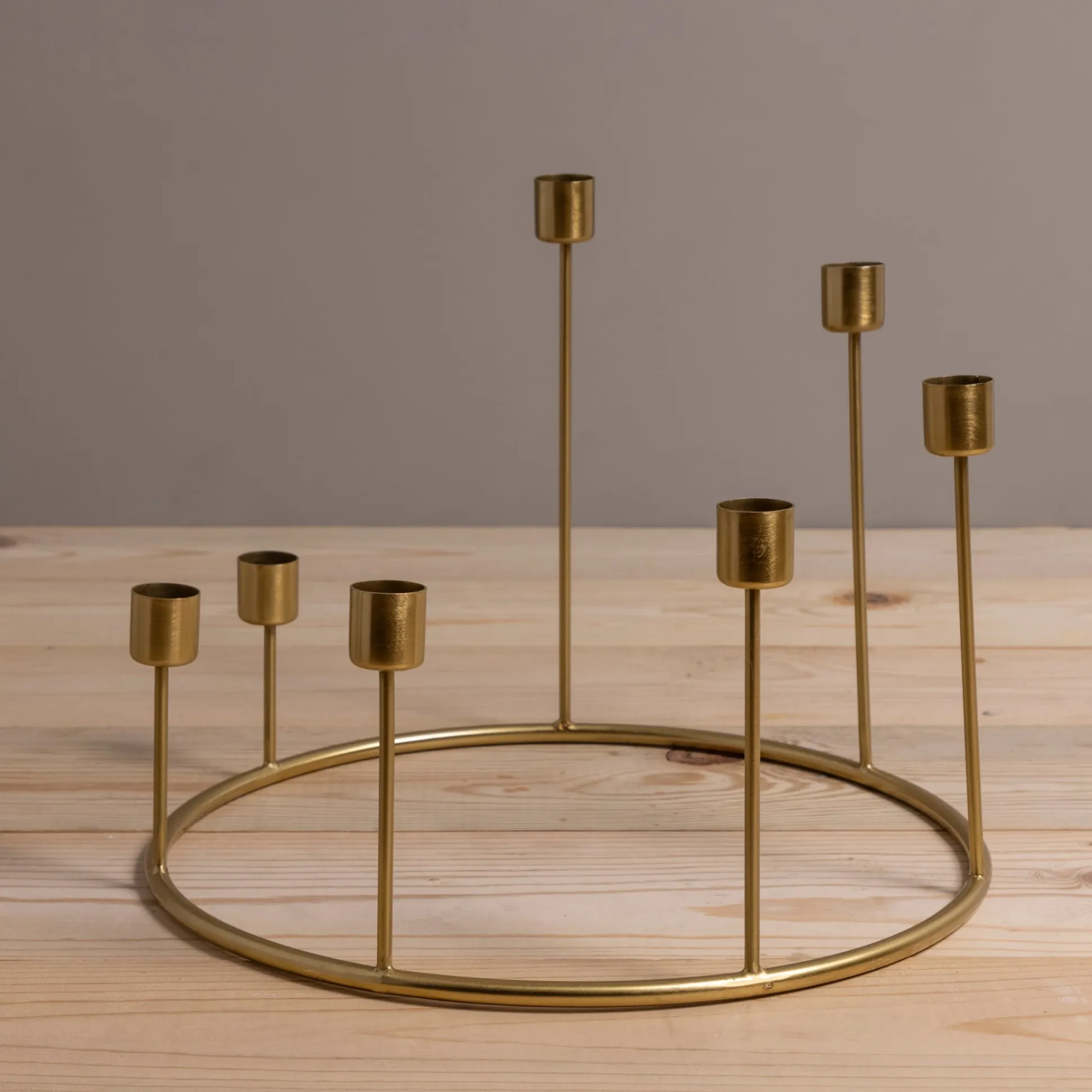 Kent Gold Candlestick Wreath, Large^Be Home Best Sale