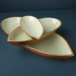 Madras Large Oval Bowl, Mint