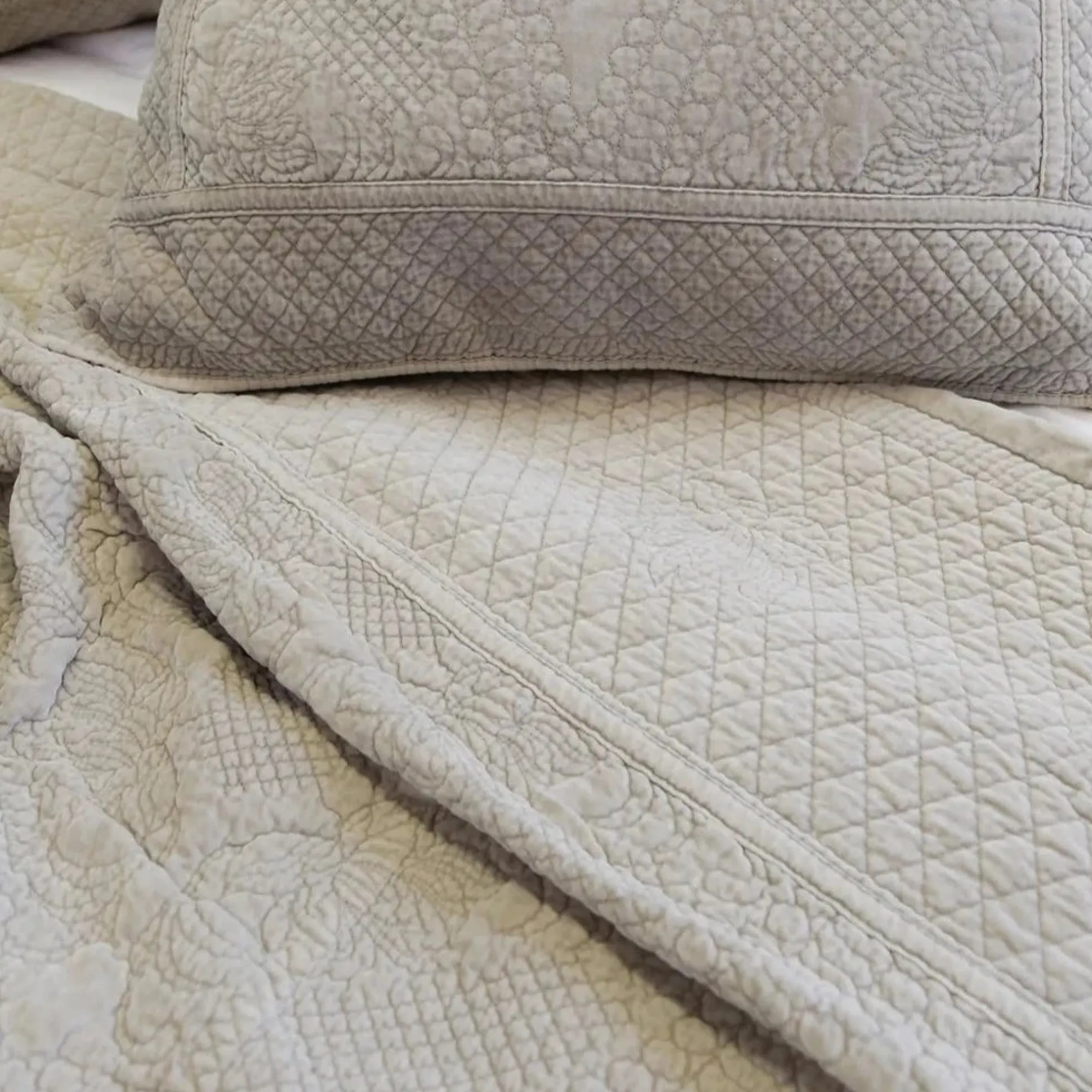Marseille Queen Coverlet, Taupe^Be Home Best