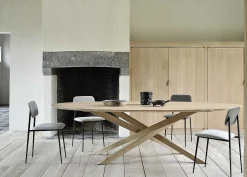 Mikado Solid Oak Oval Dining Table