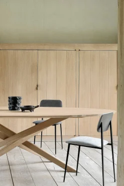 Mikado Solid Oak Oval Dining Table