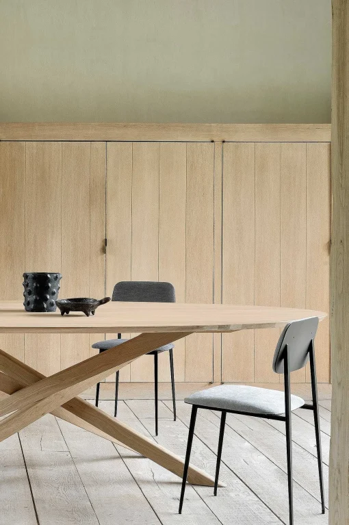 Mikado Solid Oak Oval Dining Table