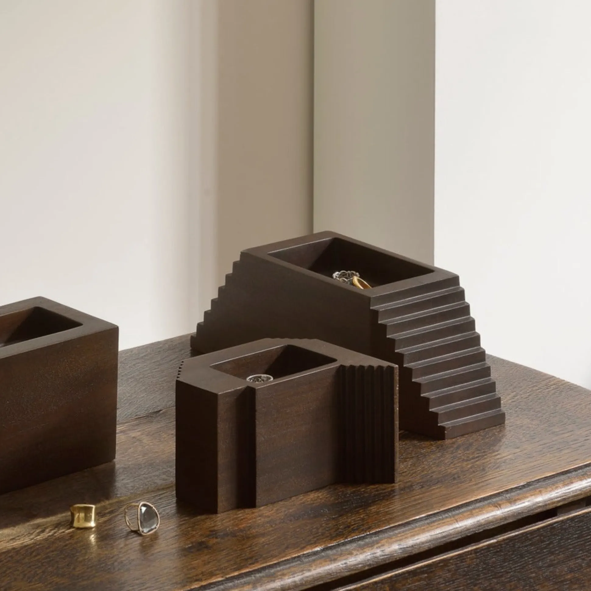 Moscow Espresso Mahogany Object^Be Home Best