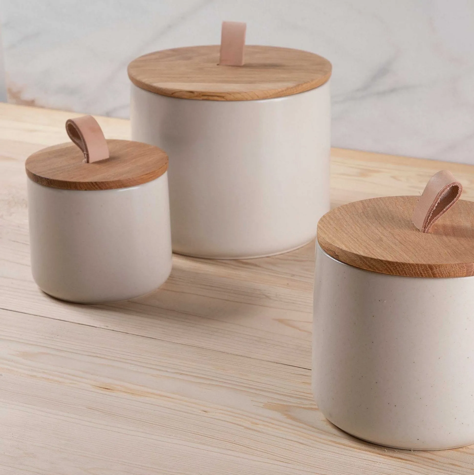 Pacifica Canister with Oak Wood Lid, Vanilla, Large