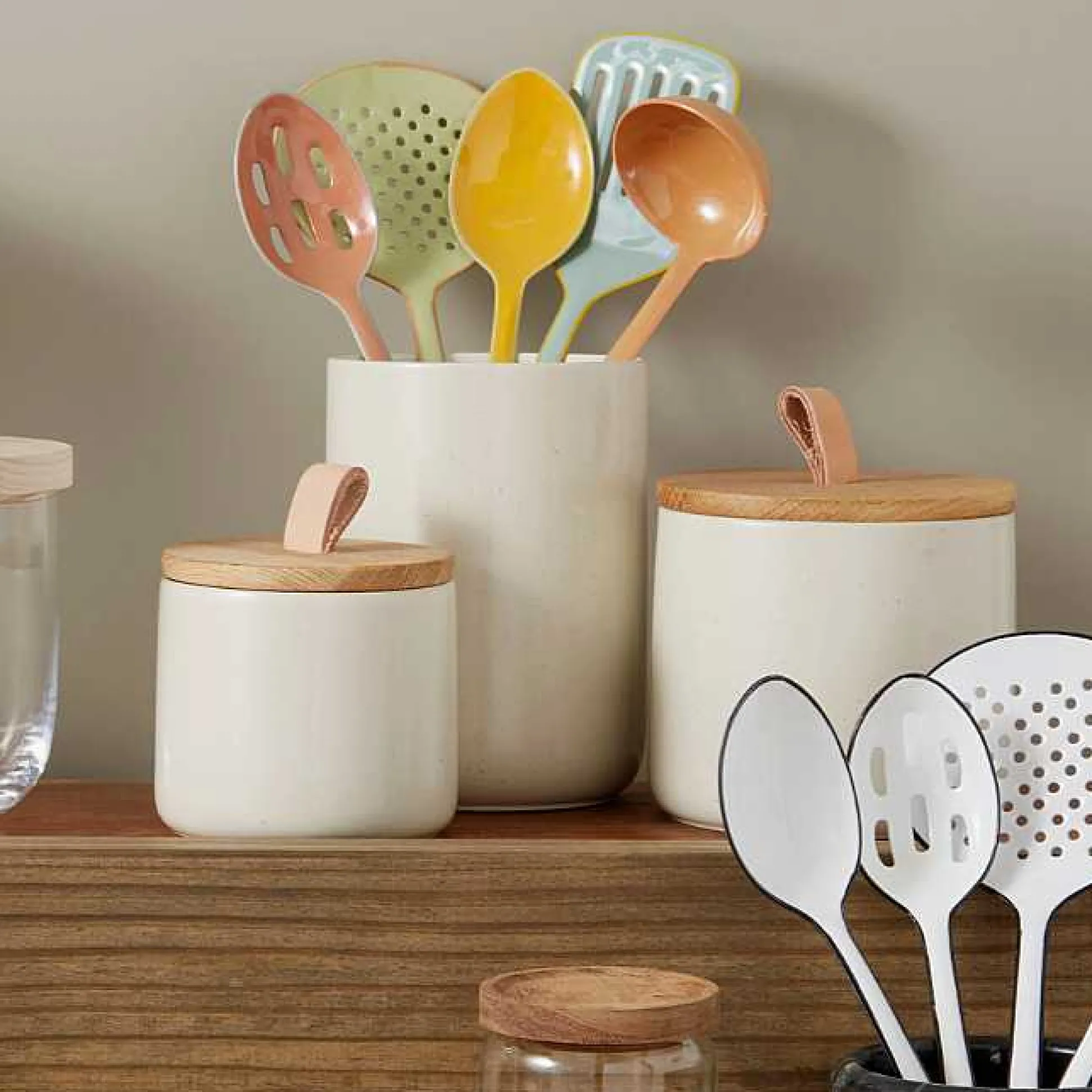 Pacifica Canister with Oak Wood Lid, Vanilla, Small