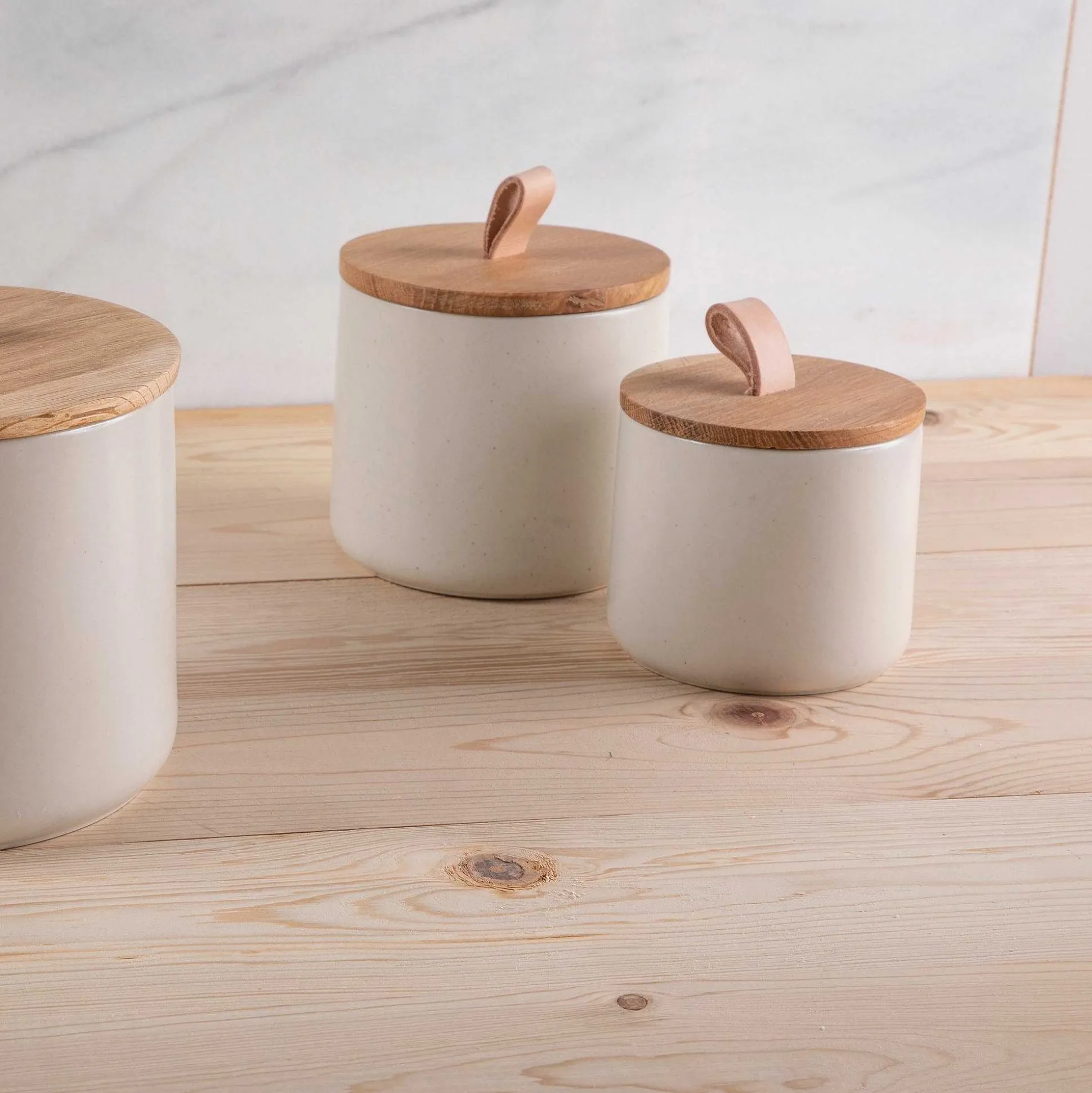 Pacifica Canister with Oak Wood Lid, Vanilla, Small