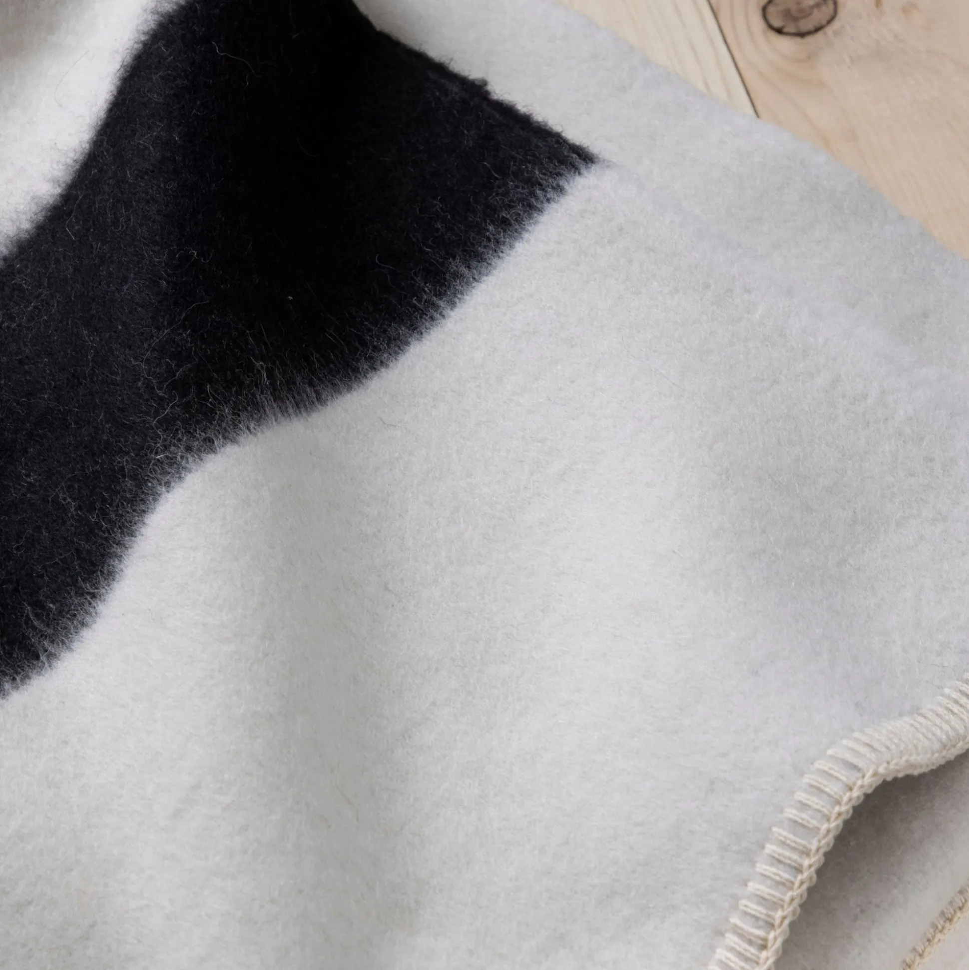 Siempre Blanket, Ivory with Black Stripe^Be Home Best