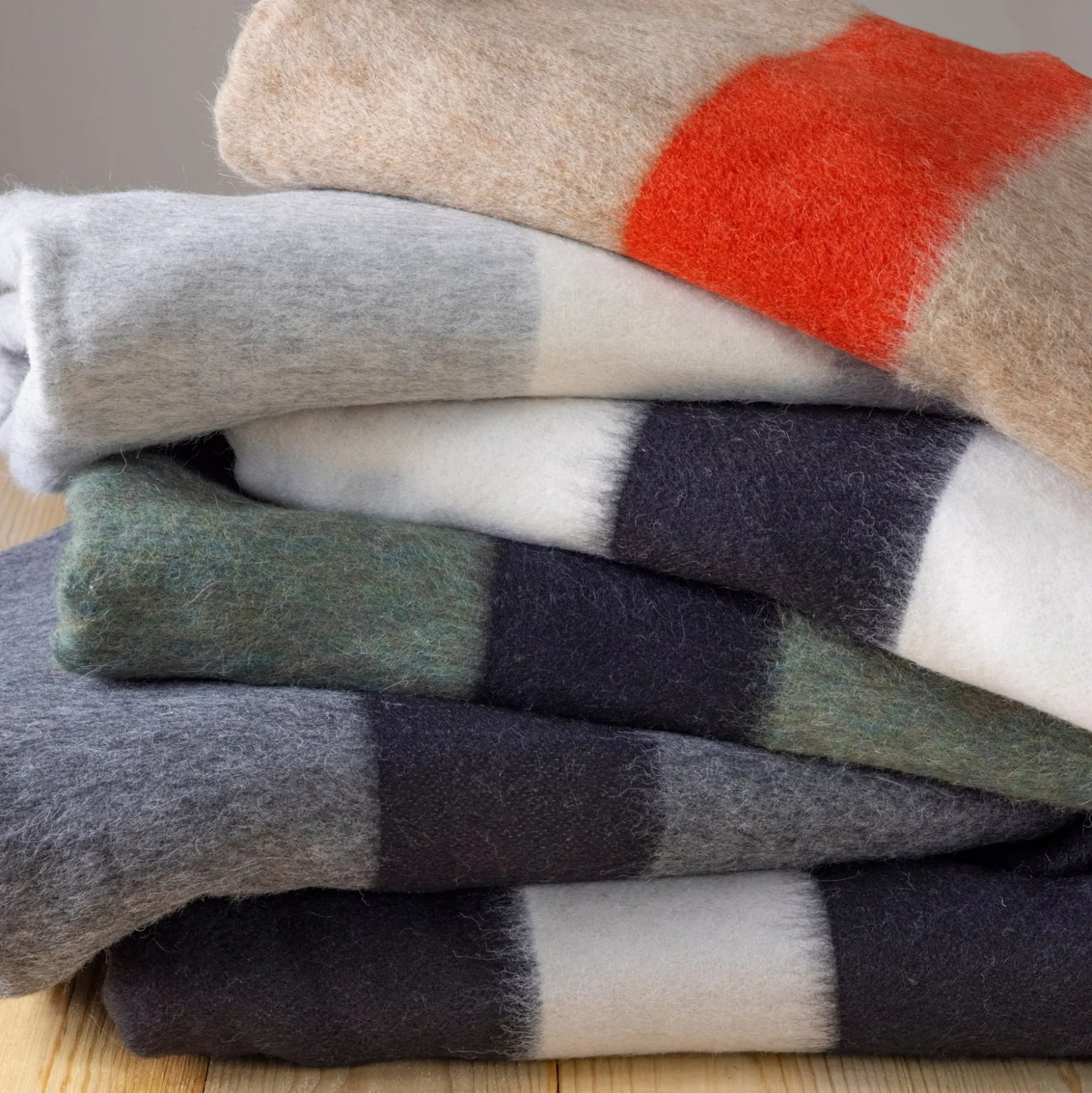 Siempre Blanket, Ivory with Black Stripe^Be Home Best