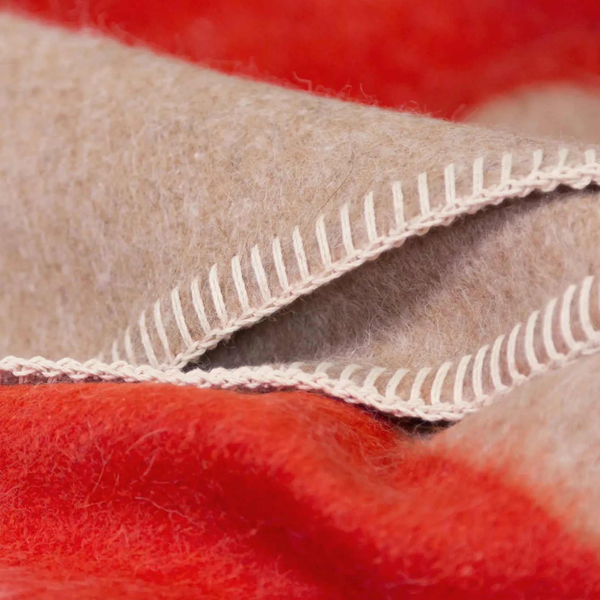 Siempre Blanket, Sand with Red Stripe^Be Home Fashion