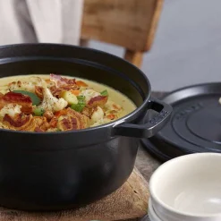 Staub Round Cocotte, 7qt, Black