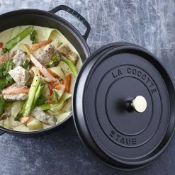 Staub Round Cocotte, 7qt, Black