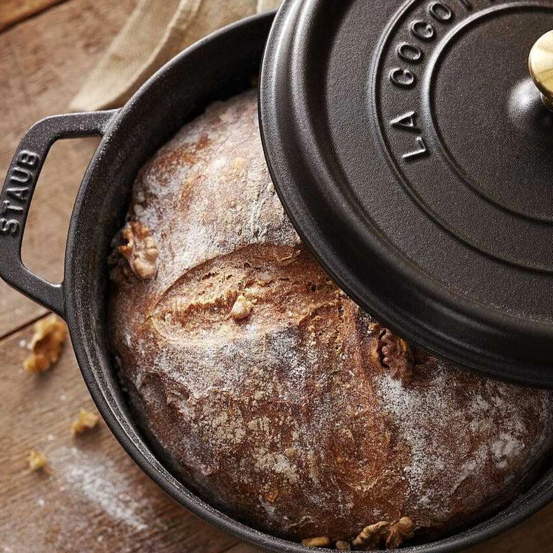 Staub Round Cocotte, 4qt, Black