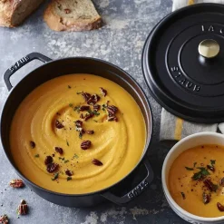 Staub Round Cocotte, 4qt, Black