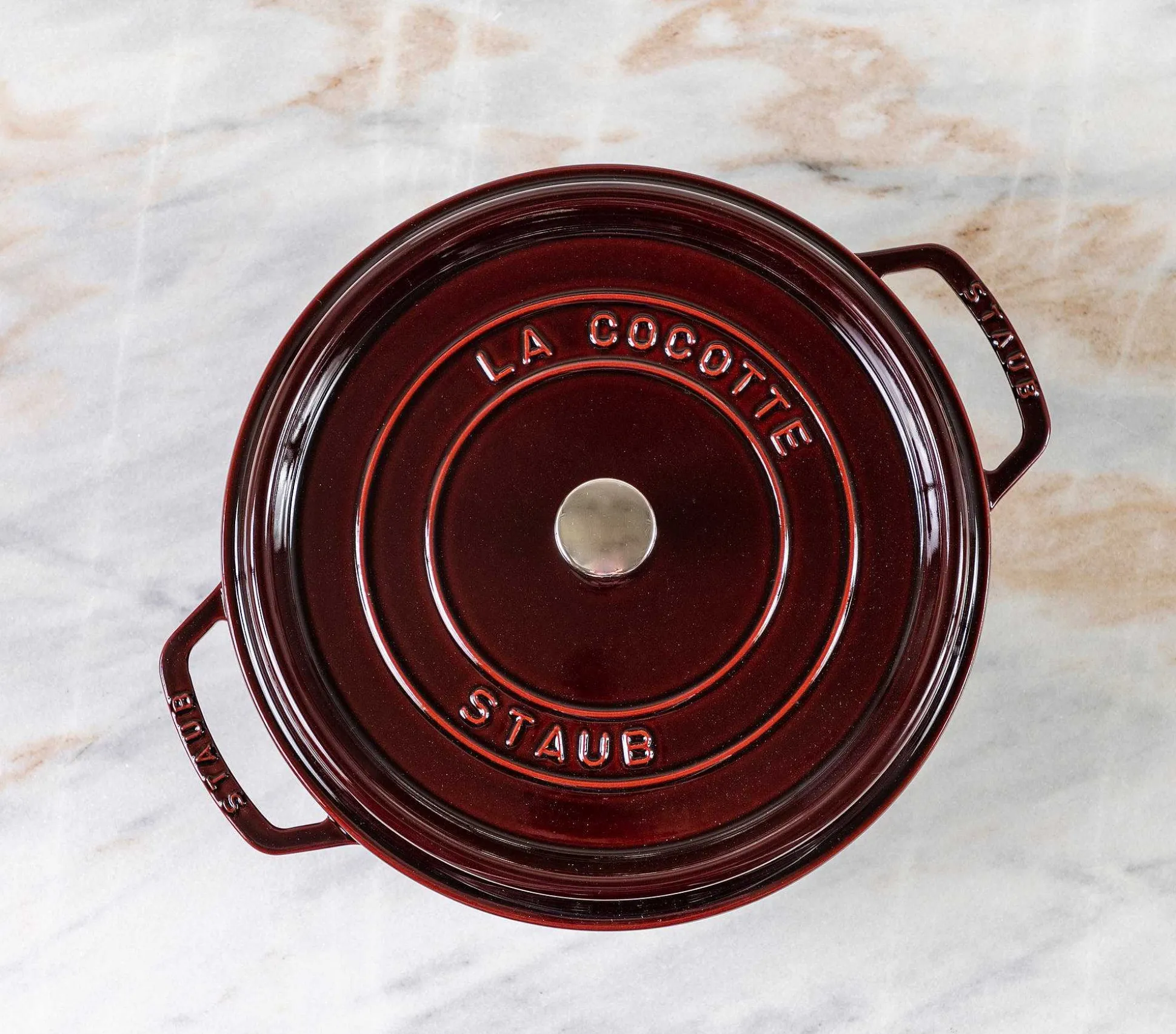Staub Round Cocotte, 7qt, Grenadine