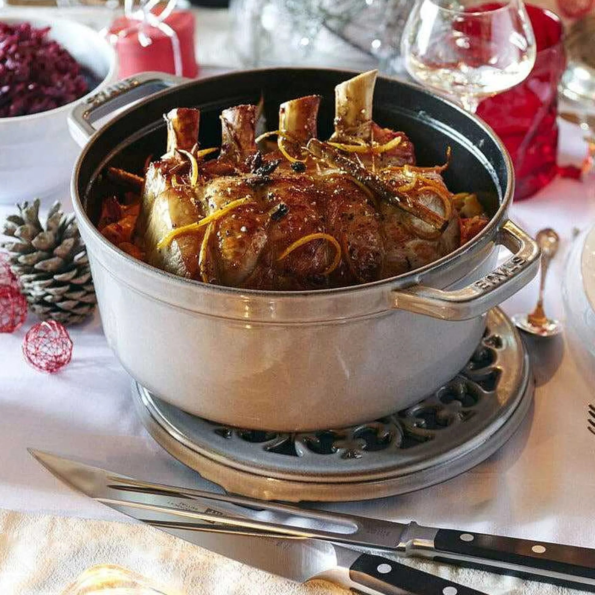 Staub Round Cocotte, 5.5qt, Graphite Grey