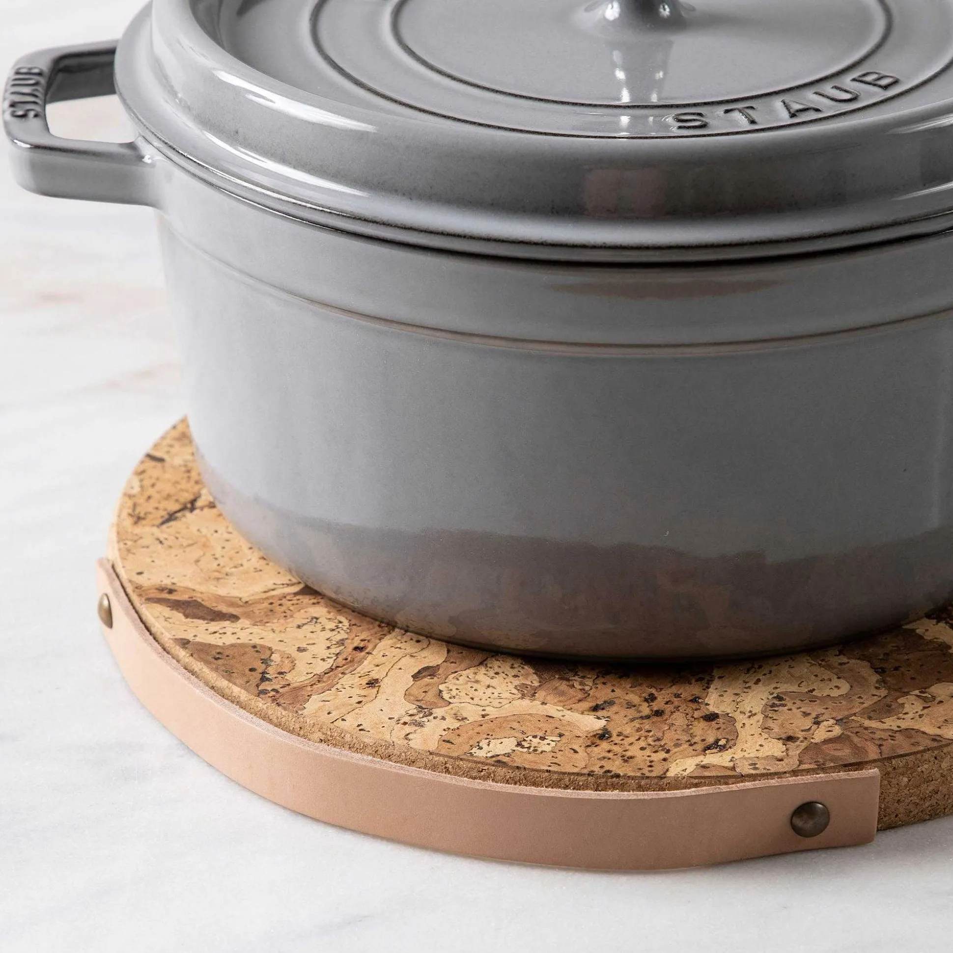 Staub Round Cocotte, 5.5qt, Graphite Grey