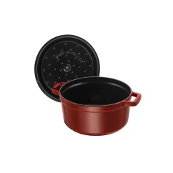 Staub Round Cocotte, 4qt, Grenadine
