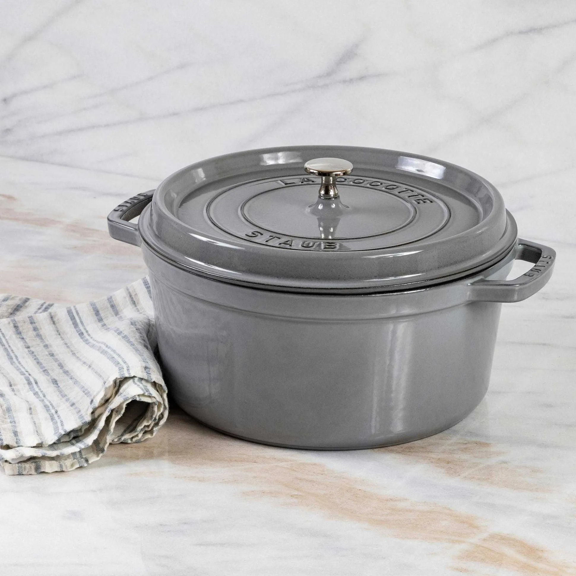 Staub Round Cocotte, 7qt, Graphite Grey