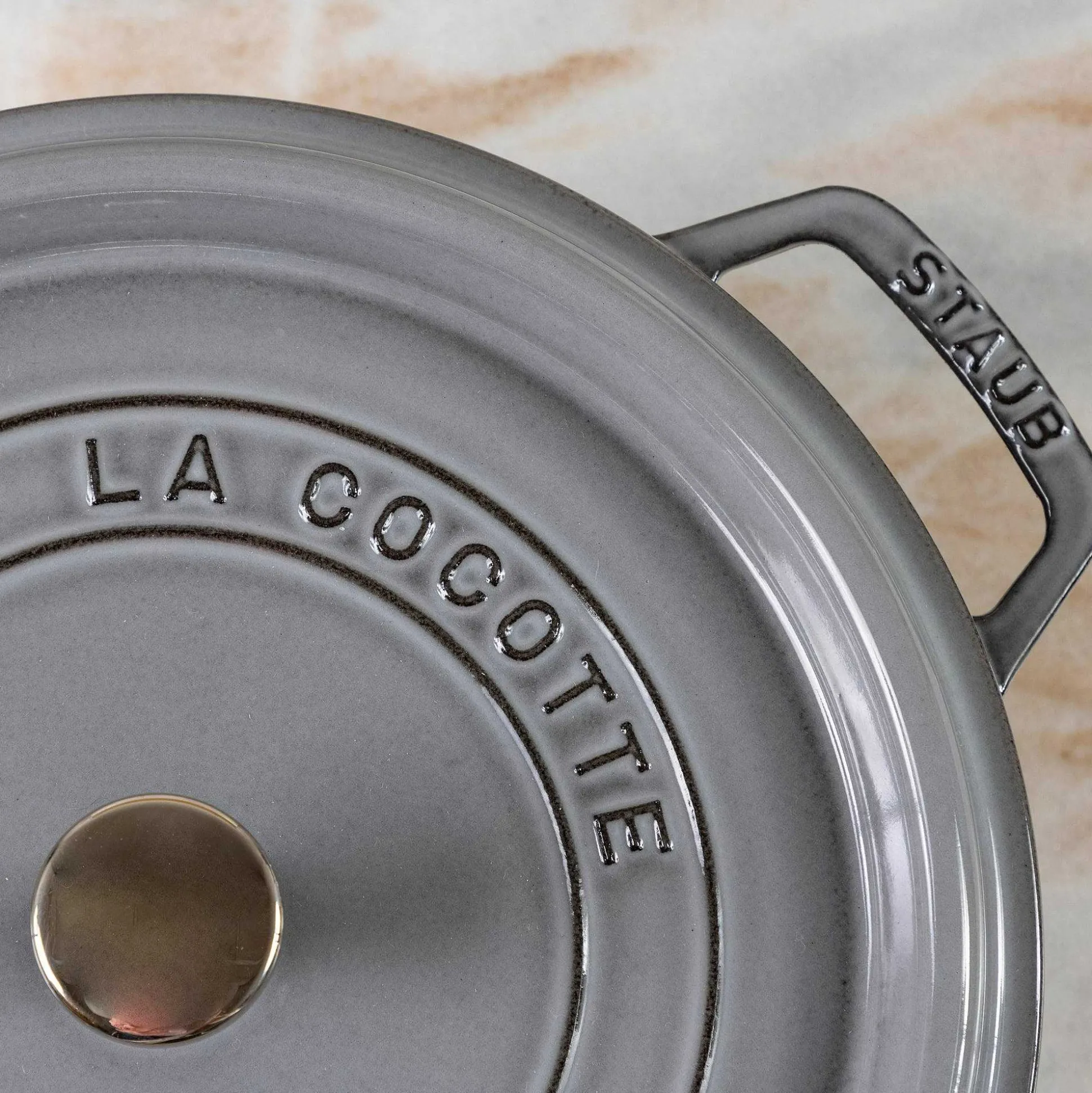 Staub Round Cocotte, 7qt, Graphite Grey