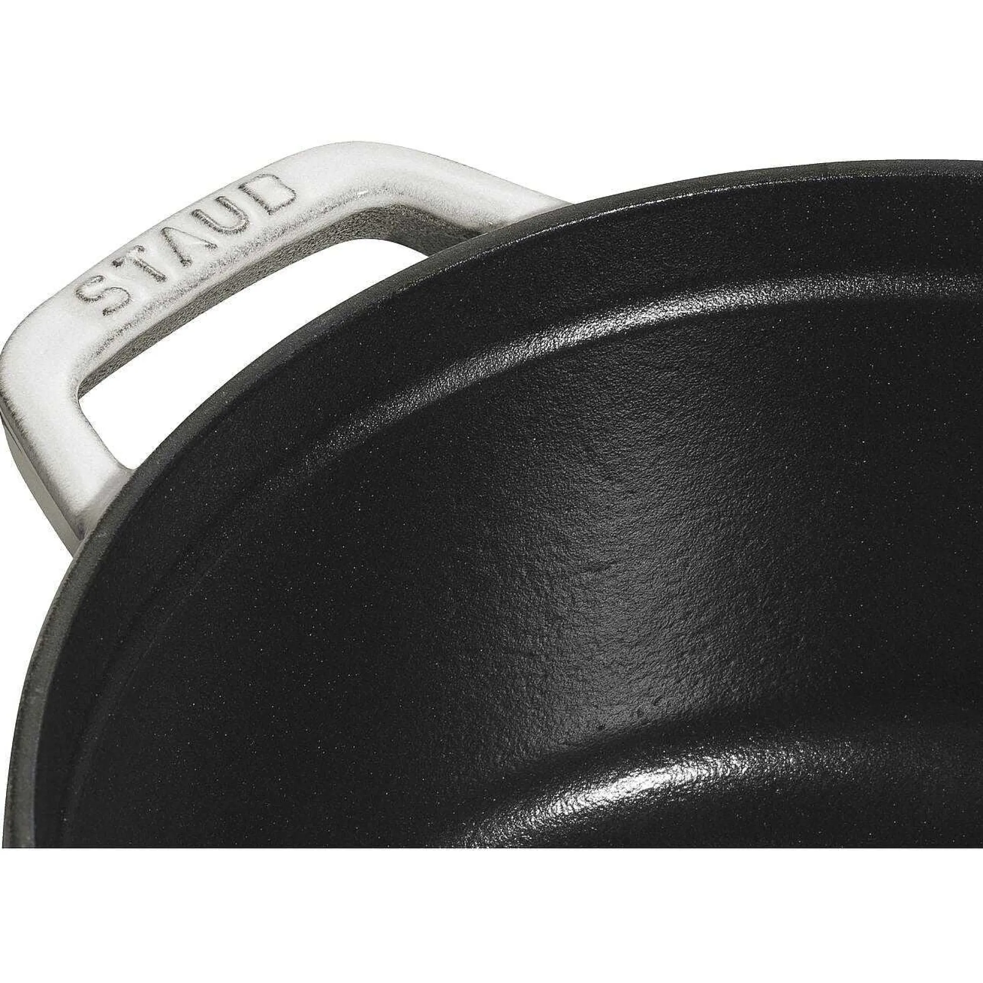 Staub Round Cocotte, 5.5qt, White Truffle