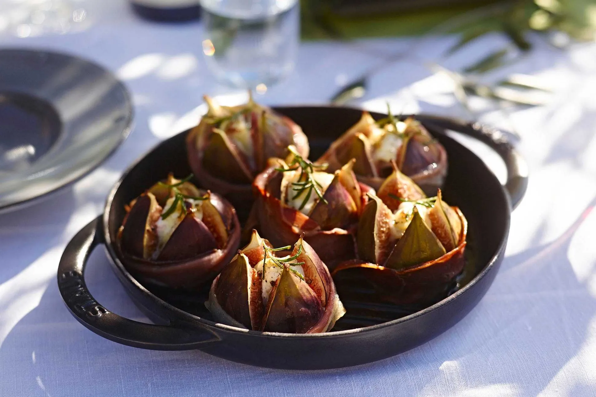 Staub Round Double Handle Pure Grill, 10", Black