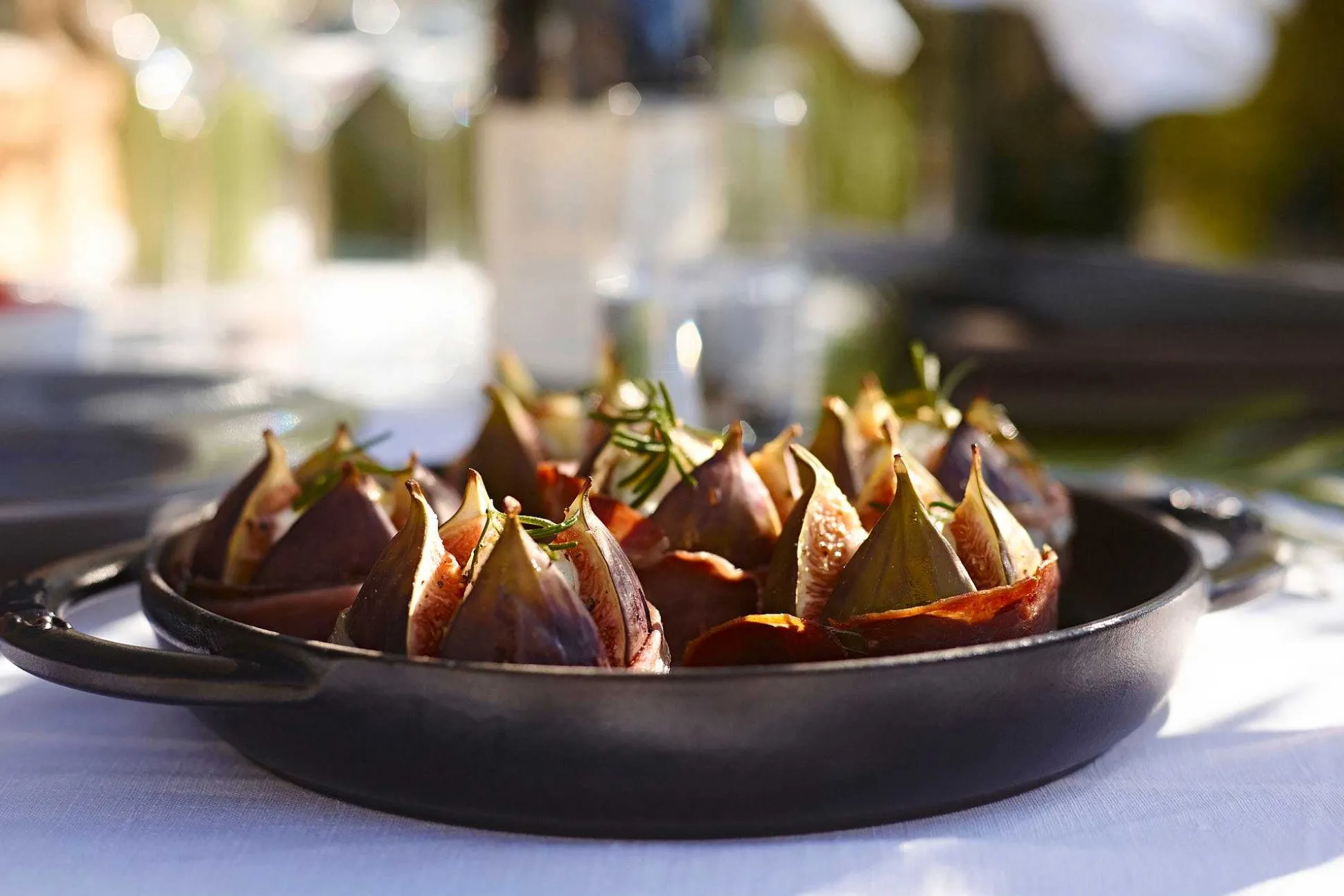 Staub Round Double Handle Pure Grill, 10", Black