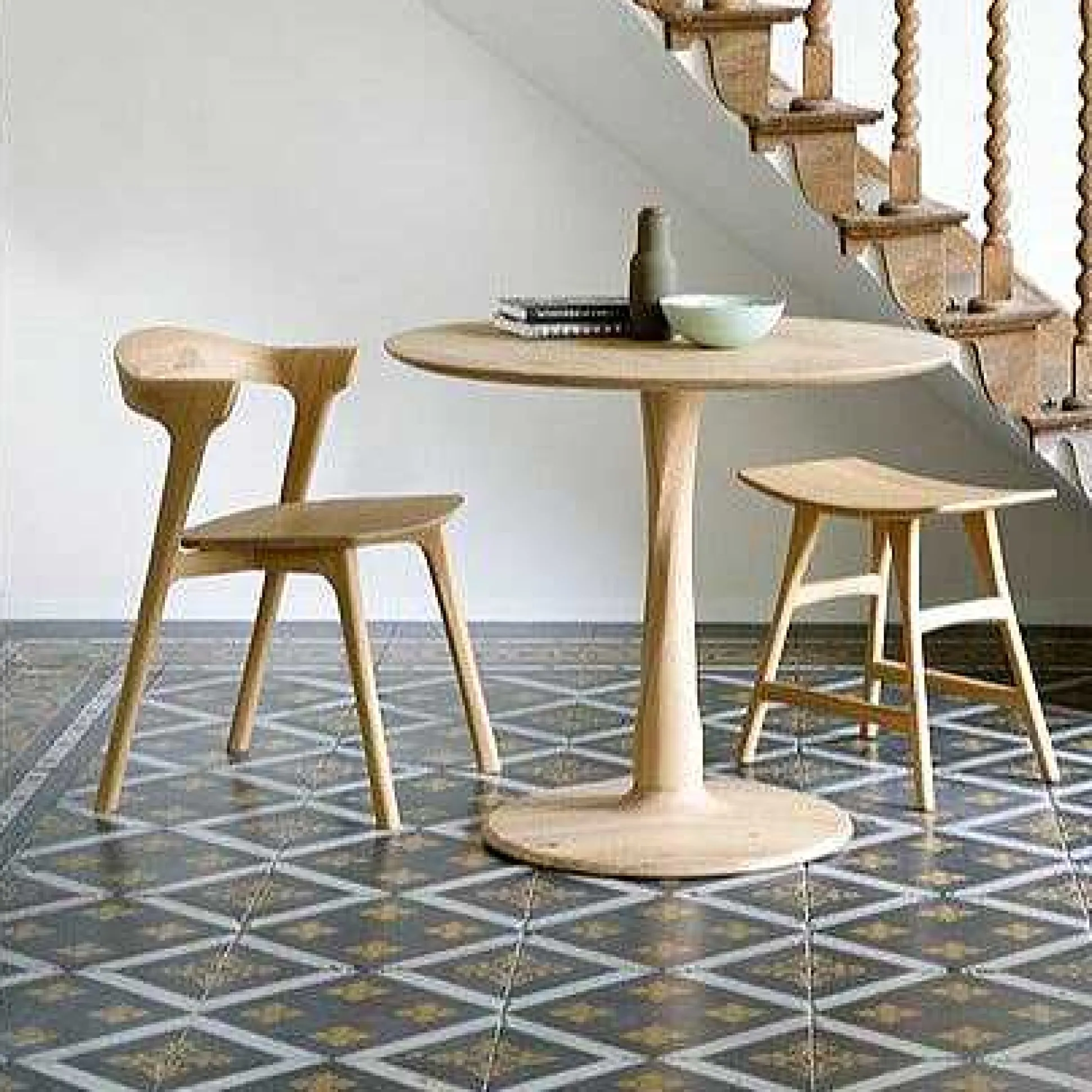 Torsion Dining Table, 50"