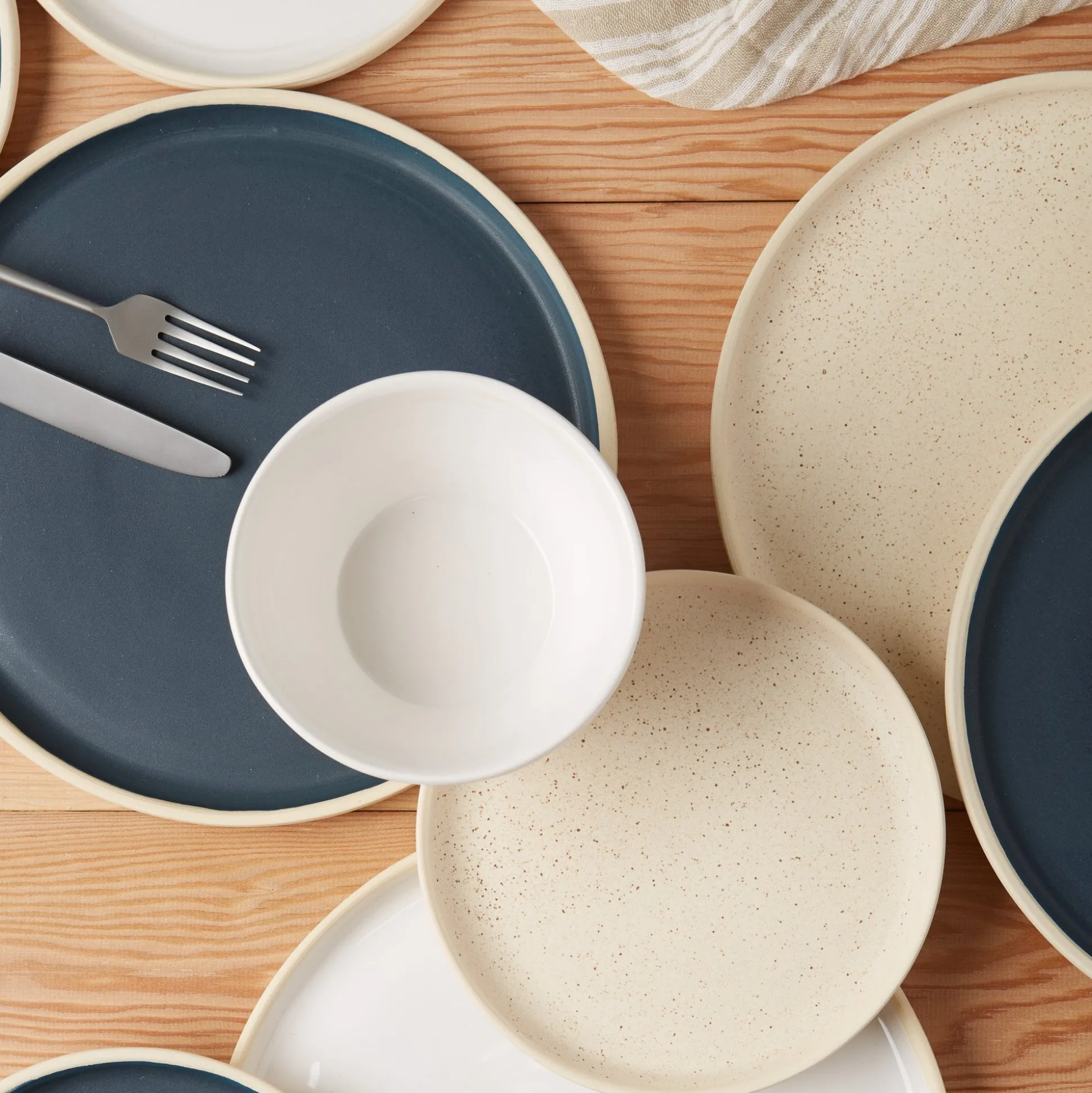 Treves Dinner Plate, Navy, Set of 4^Be Home Hot