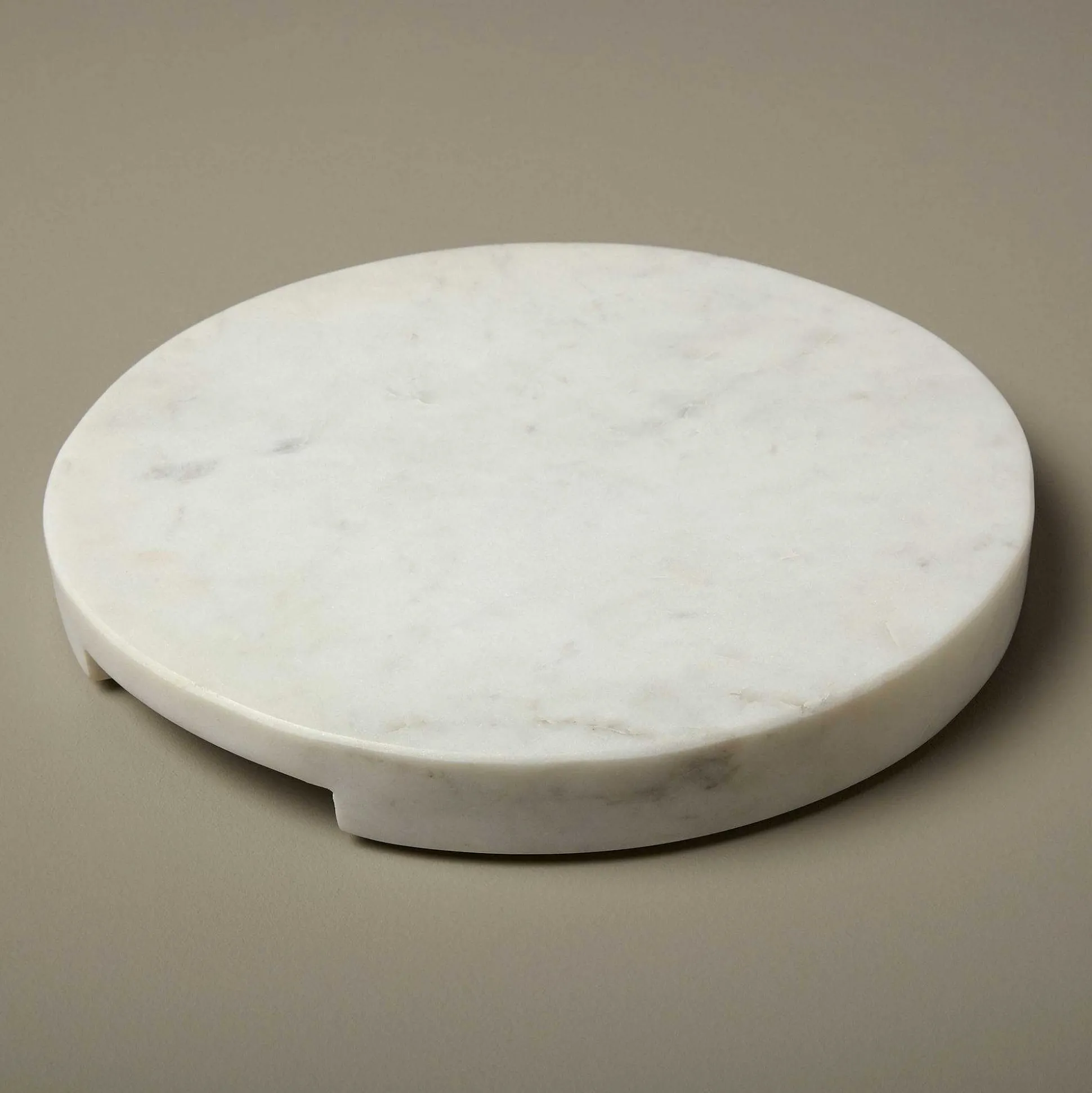 White Marble Thick Round Board with Handle Grooves